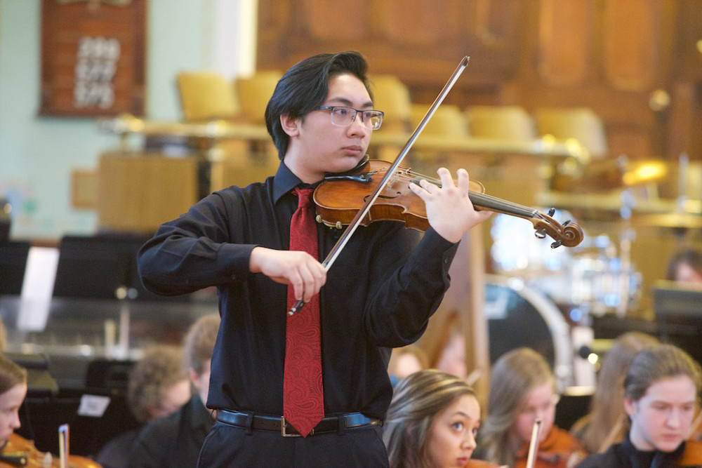 Performance of Mendelssohn's Violin Concerto in E minor with La Jeunesse Youth Orchestra (2017) | Port Hope, ON